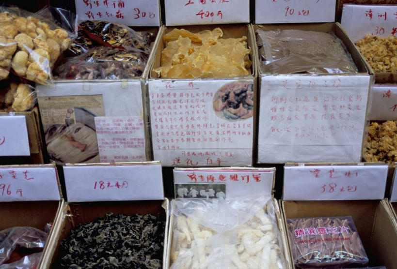 无人,商店,横图,俯视,室内,白天,购物,度假,消费,美景,城市风光,城市,香港,中国,亚洲,一排,许多,吊挂,悬挂,整齐,标签,塑料,景观,食品,很多,挂,娱乐,盒子,食物,排列,容器,塑料制品,干货,享受,休闲,景色,放松,金融,百货,储藏,港,储存,队列,选购,贸易,东亚,香港岛,香港特别行政区,港澳台,中华人民共和国,血拼,港岛,中西区,德辅道,彩图,高角度拍摄,店铺,杂货店,杂货铺,贮存