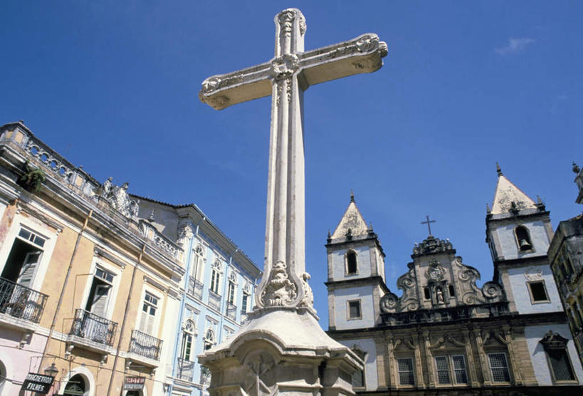 无人,栏杆,横图,室外,白天,仰视,旅游,度假,窗户,标志建筑,地标,建筑,雕塑,萨尔瓦多,阴影,节日,艺术,装饰,光线,雕刻,雕像,十字架,影子,云,云朵,围栏,云彩,文化,娱乐,建设,护栏,玻璃窗,蓝色,白云,蓝天,天空,阳光,工艺品,天,祈祷,享受,休闲,健康,旅游胜地,放松,许愿,宗教,信仰,晴朗,纪念,祈求,美术,北美,北美洲,中美洲,主题,美洲,陈列,功能,美学,北亚美利加洲,亚美利加洲,萨尔瓦多共和国,平安,晴空,彩图,低角度拍摄