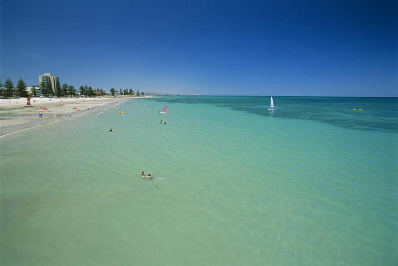 无人,横图,室外,白天,正面,旅游,度假,海浪,海洋,美景,沙滩,植物,澳大利亚,阴影,光线,沙子,影子,海岸,景观,浪花,水平线,辽阔,海平线,沙地,娱乐,树,树木,蓝色,绿色,蓝天,天空,阳光,自然,海水,天,享受,休闲,广阔,景色,放松,生长,晴朗,成长,一望无际,自然风光,大洋洲,澳洲,海景,万里无云,南方大陆,首府,澳大利亚联邦,阿德莱德,南澳大利亚,南澳大利亚州,无边无际,一马平川,大海,风浪,海,海水的波动,海滩,近岸浪,涌浪,晴空,晴空万里,彩图,水天相接,水天一线