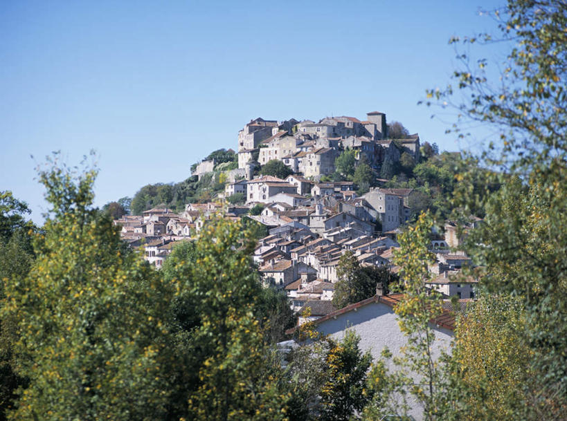 无人,家,横图,室外,白天,正面,度假,草地,草坪,石头,美景,山,山脉,植物,窗户,门,城市风光,城市,法国,西班牙,欧洲,许多,阴影,光线,石子,影子,房屋,墙,屋顶,屋子,景观,山峰,云,云朵,山峦,很多,云彩,顶棚,娱乐,楼房,玻璃窗,墙壁,墙面,住宅,草,树,树木,蓝色,绿色,白云,蓝天,天空,阳光,自然,门框,群山,天,享受,休闲,景色,放松,茂盛,生长,晴朗,成长,繁茂,南欧,法兰西共和国,西班牙王国,法兰西第五共和国,兴旺,昌盛,昌隆,畅旺,发达,蕃芜,繁盛,富强,隆盛,蓬勃,旺盛,兴隆,兴盛,郁勃,比利牛斯山脉,石块,岩石,晴空,彩图,房子