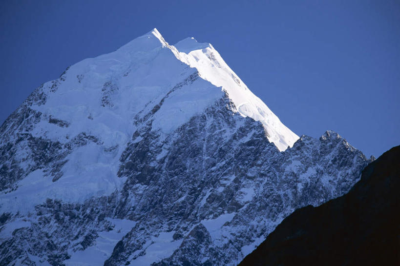 无人,公园,横图,室外,白天,正面,旅游,度假,火山,石头,美景,山,雪,雪山,大雪,新西兰,阴影,光线,石子,影子,冰,积雪,景观,山峰,雪景,冬季,冬天,山峦,娱乐,蓝色,蓝天,天空,阳光,自然,天,享受,休闲,景色,放松,寒冷,晴朗,冰冷,国家公园,自然风光,大洋洲,沉积岩,万里无云,严寒,库克山,南阿尔卑斯山脉,纽西兰,冰凉,酷寒,凛冽,凛凛,极冷,长白云之乡,水成岩,库克山国家公园,活火山,石块,死火山,休眠火山,岩石,晴空,晴空万里,彩图