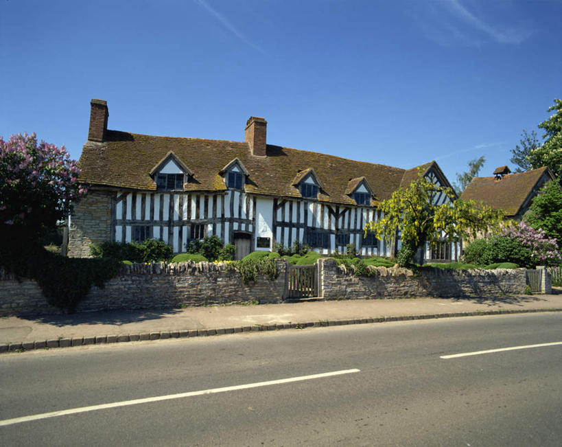 无人,家,横图,室外,白天,正面,度假,美景,植物,城市风光,城市,道路,路,公路,英国,欧洲,阴影,盛开,光线,影子,房屋,屋子,景观,云,云朵,交通,花蕾,云彩,娱乐,楼房,英格兰,住宅,花,花瓣,花朵,鲜花,树,树木,蓝色,绿色,白云,蓝天,天空,阳光,自然,天,花苞,花蕊,享受,休闲,景色,放松,生长,晴朗,成长,西欧,大不列颠,大不列颠及北爱尔兰联合王国,大不列颠联合王国,日不落英帝国,英吉利,斯特拉特福,晴空,马路,彩图,房子,沃里克郡