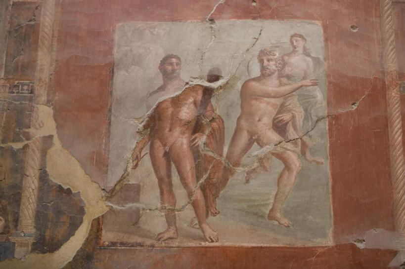 无人,站,横图,室外,白天,仰视,旅游,度假,绘画,意大利,欧洲,指,阴影,艺术,装饰,光线,影子,墙,注视,指点,破坏,文化,娱乐,裸露,破损,壁画,墙壁,墙面,阳光,观察,看,站着,享受,休闲,放松,赤裸,观看,华丽,修饰,损坏,点缀,察看,指向,关注,南欧,裸,意大利共和国,坎帕尼亚,衬托,美观,雅致,雅观,坎帕尼亚大区,赫库兰尼姆,画画,站立,彩图,低角度拍摄,全身