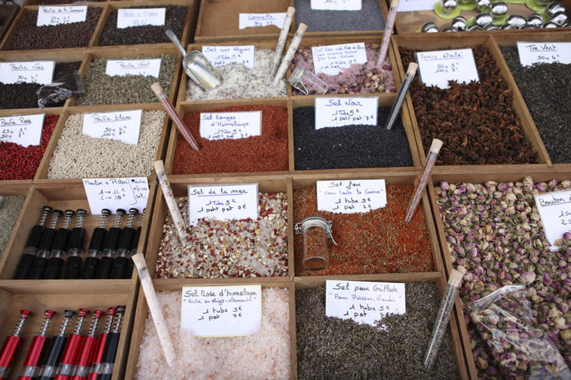 无人,横图,俯视,室外,白天,度假,美景,城市风光,城市,指示牌,法国,欧洲,阴影,光线,英文,标志,文字,影子,字符,字母,景观,调料,调味,香料,佐料,调味品,调味料,娱乐,买卖,标识,货摊,阳光,容器,享受,休闲,生意,景色,放松,储藏,英文字母,配料,交易,普罗旺斯,储存,法兰西共和国,作料,法兰西第五共和国,普罗旺斯省,彩图,高角度拍摄,贮存