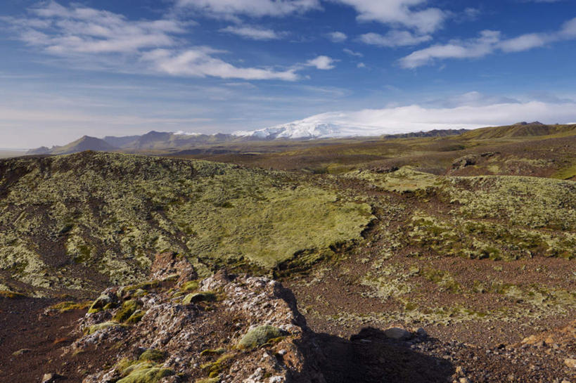无人,横图,俯视,室外,白天,旅游,度假,草地,草坪,石头,美景,山,雪,雪山,植物,大雪,欧洲,冰岛,阴影,光线,石子,影子,冰,积雪,景观,山峰,雪景,云,云朵,冬季,冬天,山峦,云彩,娱乐,草,蓝色,绿色,白云,蓝天,天空,阳光,自然,浮冰,天,享受,休闲,景色,放松,寒冷,晴朗,冰冷,自然风光,北欧,沉积岩,冰岛共和国,严寒,冰凉,酷寒,凛冽,凛凛,极冷,流冰,浮冰块,维克,维克镇,水成岩,石块,岩石,晴空,彩图,高角度拍摄