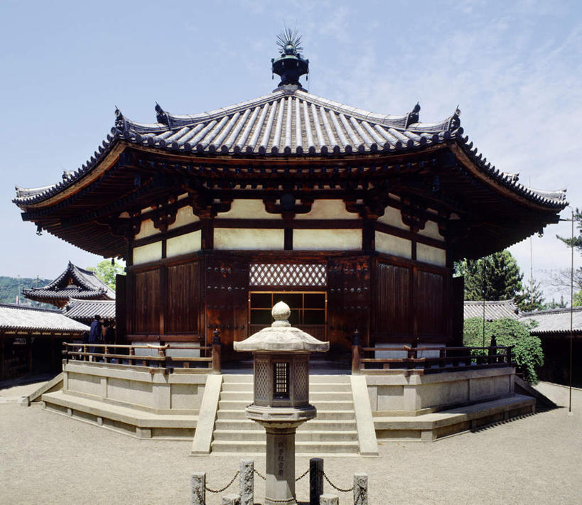 无人,栏杆,横图,室外,白天,正面,旅游,度假,植物,楼梯,门,标志建筑,地标,建筑,奈良县,日本,亚洲,阴影,光线,扶手,影子,阶梯,云,云朵,围栏,云彩,娱乐,建设,护栏,台阶,树,树木,蓝色,绿色,白云,蓝天,天空,阳光,自然,门框,天,享受,休闲,旅游胜地,放松,生长,晴朗,成长,华丽,东亚,本州,本州岛,日本国,近畿地方,奈良,近畿,县厅,富丽,华美,奈良市,晴空,彩图