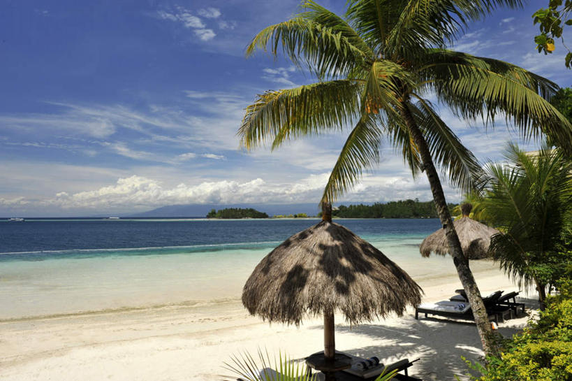 无人,横图,室外,白天,正面,旅游,度假,海浪,海洋,美景,沙滩,山,山脉,植物,棕榈树,叶子,菲律宾,亚洲,阴影,光线,伞,沙子,影子,雨伞,遮阳伞,海岸,景观,浪花,山峰,云,云朵,绿叶,沙地,山峦,云彩,娱乐,阳伞,树,树木,蓝色,绿色,白云,蓝天,天空,阳光,自然,海水,群山,天,享受,休闲,嫩叶,景色,放松,东南亚,生长,晴朗,成长,自然风光,海景,棕榈叶,菲律宾共和国,棉兰老岛,叶,叶片,大海,风浪,海,海水的波动,海滩,近岸浪,涌浪,晴空,彩图