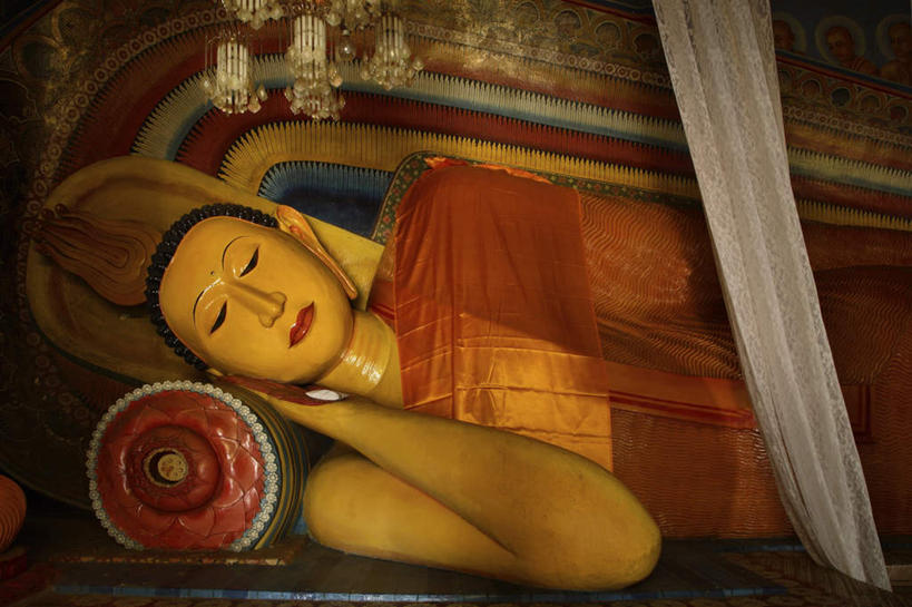 无人,寺庙,躺,闭眼,睡,横图,室内,白天,正面,旅游,度假,标志建筑,地标,建筑,雕塑,斯里兰卡,亚洲,撑,阴影,节日,朦胧,模糊,艺术,装饰,光线,雕刻,雕像,影子,首都,燃烧,托腮,文化,娱乐,建设,阳光,香火,工艺品,庙宇,祈祷,托,享受,休闲,健康,旅游胜地,放松,许愿,宗教,信仰,纪念,祈求,美术,托下巴,主题,南亚,陈列,功能,美学,斯里兰卡民主社会主义共和国,科伦坡,卧着,平安,闭眼睛,闭着眼,闭着眼睛,困,困觉,寝息,睡觉,躺着,卧,半身,彩图,庙,寺