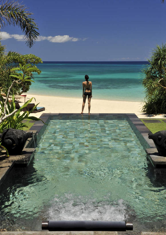 东方人,一个人,游泳池,站,竖图,室外,白天,正面,泳装,比基尼,旅游,度假,海浪,海洋,石头,美景,沙滩,水,植物,棕榈树,叶子,菲律宾,亚洲,仅一个年轻女性,仅一个女性,仅一个人,阴影,光线,沙子,石子,影子,海岸,景观,浪花,水池,水面,水平线,云,云朵,辽阔,绿叶,海平线,沙地,云彩,黄种人,娱乐,泳池,裸露,树,树木,蓝色,绿色,白云,蓝天,天空,阳光,自然,海水,天,站着,享受,休闲,广阔,嫩叶,景色,放松,东南亚,生长,晴朗,成长,一望无际,自然风光,裸,海景,棕榈叶,菲律宾共和国,米沙鄢,米沙鄢群岛,无边无际,一马平川,长滩岛,年轻女性,女人,女性,亚洲人,叶,叶片,大海,风浪,海,海水的波动,海滩,近岸浪,石块,涌浪,晴空,站立,彩图,全身,三点式,泳衣,水天相接,水天一线