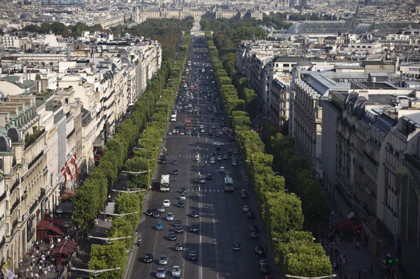 无人,家,横图,俯视,航拍,室外,白天,旅游,度假,植物,标志建筑,道路,地标,建筑,路,路灯,公路,汽车,照明,法国,巴黎,欧洲,一排,许多,阴影,环保,整齐,光线,影子,房屋,屋子,建筑群,灯光,防护,交通,首都,娱乐,建设,楼房,住宅,车,灯,树,树木,排列,绿色,阳光,自然,交通工具,轿车,享受,休闲,旅游胜地,放松,生长,成长,照亮,照明设备,鸟瞰,队列,美好,美妙,载具,间隔,香榭丽舍大道,法兰西共和国,美观,雅观,法兰西第五共和国,绿篱,生篱,树篱,植篱,马路,彩图,高角度拍摄,房子