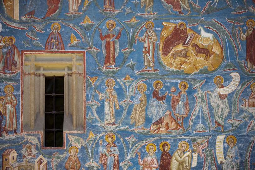 无人,横图,室外,特写,白天,正面,旅游,度假,绘画,名胜古迹,窗户,标志建筑,地标,建筑,欧洲,罗马尼亚,节日,遗迹,艺术,装饰,墙,古迹,文化,文物,娱乐,建设,古建筑,玻璃窗,壁画,墙壁,墙面,祈祷,享受,休闲,健康,旅游胜地,放松,许愿,宗教,信仰,纪念,华丽,修饰,祈求,点缀,基督教,天主教,修道院,信念,古文明,东欧,衬托,美观,雅致,雅观,神学院,修院,隐修院,布科维纳,平安,画画,彩图