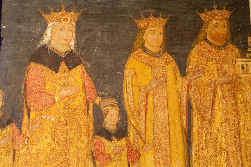 西方人,无人,四个人,教堂,站,横图,室内,白天,正面,民族服装,旅游,度假,绘画,标志建筑,地标,建筑,皇冠,欧洲,罗马尼亚,欧洲人,节日,艺术,装饰,墙,注视,文化,娱乐,建设,壁画,墙壁,墙面,观察,看,祈祷,站着,享受,休闲,健康,旅游胜地,放松,许愿,宗教,信仰,观看,纪念,华丽,修饰,祈求,点缀,权威,察看,基督教,高贵,关注,天主教,信念,东欧,衬托,美观,雅致,雅观,权力,统治,苏恰瓦,苏恰瓦县,平安,男人,男性,女人,女性,中年男性,中年女性,白种人,王冠,画画,站立,半身,彩图,传统服装,民俗服,大教堂,礼拜堂