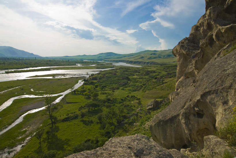 无人,横图,俯视,室外,白天,旅游,度假,河流,石头,山,山脉,树林,水,植物,格鲁吉亚,亚洲,阴影,波纹,光线,石子,影子,河水,山峰,水流,云,云朵,涟漪,山峦,云彩,娱乐,树,树木,蓝色,绿色,白云,倒影,蓝天,水纹,天空,阳光,自然,波浪,群山,天,享受,休闲,放松,生长,晴朗,成长,倒映,西亚,水晕,反照,石块,岩石,晴空,彩图,高角度拍摄