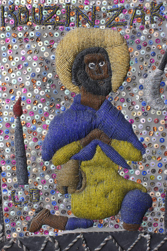 西方人,一个人,无人,竖图,室内,特写,白天,正面,民族服装,旅游,度假,绘画,石头,标志建筑,地标,建筑,欧洲,非洲,海地,黑人,欧洲人,仅一个男性,仅一个人,仅一个中年男性,节日,艺术,装饰,石子,墙,注视,文化,娱乐,建设,壁画,墙壁,墙面,蓝色,观察,看,祈祷,享受,休闲,健康,旅游胜地,放松,许愿,宗教,信仰,观看,纪念,华丽,修饰,祈求,点缀,察看,徽章,北美,北美洲,关注,美洲,北亚美利加洲,亚美利加洲,衬托,美观,雅致,雅观,海地共和国,太子港,平安,男人,男性,中年男性,非洲人,石块,岩石,画画,彩图,全身,传统服装,民俗服