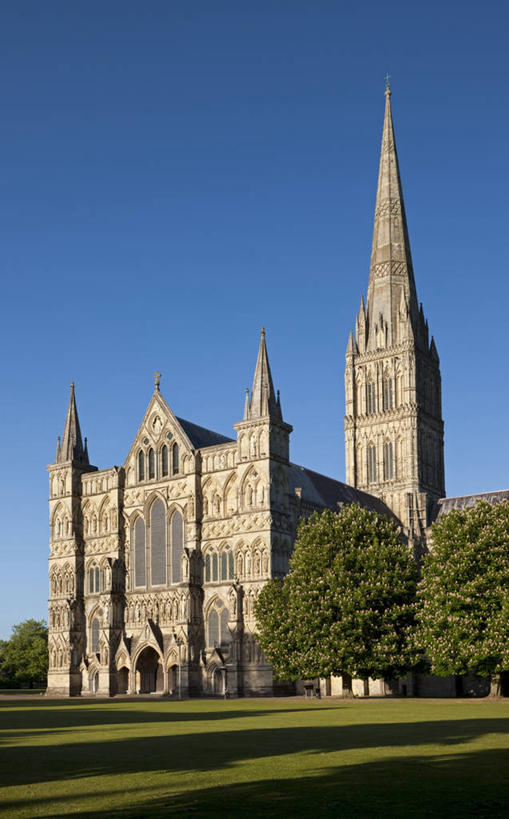 无人,教堂,竖图,室外,白天,正面,旅游,度假,草地,草坪,植物,标志建筑,地标,建筑,英国,欧洲,阴影,节日,光线,影子,文化,娱乐,建设,英格兰,草,树,树木,蓝色,绿色,蓝天,天空,阳光,自然,天,祈祷,享受,休闲,健康,旅游胜地,放松,许愿,宗教,信仰,生长,晴朗,成长,纪念,祈求,基督教,西欧,天主教,大不列颠,信念,哥特式建筑,大不列颠及北爱尔兰联合王国,万里无云,大不列颠联合王国,日不落英帝国,索尔兹伯里教堂,索尔兹伯里主教堂,平安,晴空,晴空万里,彩图,大教堂,礼拜堂