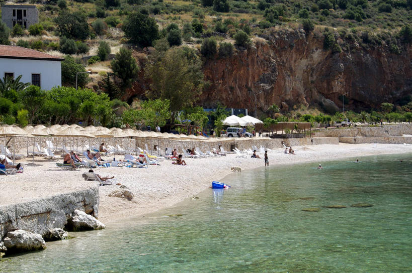 西方人,家,站,走,躺,横图,室外,白天,正面,泳装,比基尼,度假,草地,草坪,海浪,海洋,石头,美景,沙滩,山,山脉,植物,城市风光,城市,椅子,欧洲,土耳其,欧洲人,亚洲,涉水,阴影,光线,沙子,石子,影子,房屋,躺椅,屋子,海岸,景观,浪花,山峰,沙地,山峦,许多人,娱乐,楼房,住宅,草,树,树木,绿色,阳光,自然,海水,群山,站着,一群人,享受,休闲,景色,放松,生长,成长,沙滩椅,西亚,海景,安纳托利亚,小亚细亚,渡水,卧着,男人,男性,年轻男性,年轻女性,女人,女性,白种人,大海,风浪,海,海水的波动,海滩,近岸浪,石块,岩石,涌浪,步行,散步,躺着,卧,站立,走路,彩图,全身,三点式,泳衣,房子,土耳其共和国