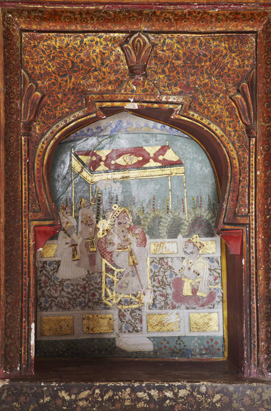 无人,宫殿,竖图,室外,特写,白天,正面,旅游,度假,绘画,标志建筑,地标,建筑,印度,亚洲,阴影,朦胧,模糊,艺术,装饰,光线,影子,墙,文化,娱乐,建设,壁画,墙壁,墙面,蓝色,蓝天,天空,阳光,天,享受,休闲,旅游胜地,放松,晴朗,华丽,修饰,点缀,南亚,万里无云,拉贾斯坦邦,拉贾斯坦,印度共和国,衬托,美观,雅致,雅观,晴空,晴空万里,画画,彩图,本迪