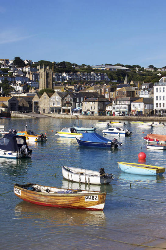 无人,家,码头,竖图,室外,白天,正面,旅游,度假,海浪,海洋,美景,沙滩,植物,港口,轮船,船,英国,欧洲,阴影,光线,沙子,影子,房屋,屋子,海岸,景观,浪花,沙地,娱乐,楼房,住宅,树,树木,蓝色,绿色,蓝天,天空,阳光,自然,海水,交通工具,天,享受,休闲,景色,放松,生长,晴朗,成长,西欧,自然风光,载具,大不列颠,海景,大不列颠及北爱尔兰联合王国,万里无云,大不列颠联合王国,日不落英帝国,康沃尔,康沃尔郡,圣艾夫斯,大海,风浪,海,海水的波动,海滩,近岸浪,涌浪,晴空,晴空万里,彩图,房子,摆渡口,埠头,渡口,渡头,港湾,海港,货运码头,口岸,商港