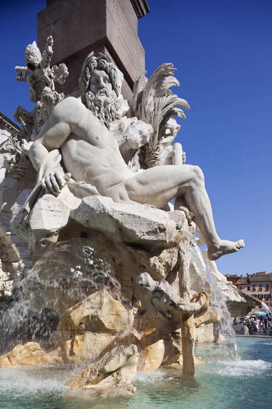 胡须,无人,家,坐,竖图,室外,白天,仰视,旅游,度假,标志建筑,地标,建筑,喷泉,雕塑,意大利,欧洲,罗马,阴影,艺术,装饰,光线,雕刻,雕像,影子,房屋,屋子,景观,首都,注视,文化,娱乐,建设,楼房,裸露,住宅,蓝色,蓝天,天空,阳光,工艺品,天,观察,看,品味,享受,休闲,旅游胜地,放松,晴朗,观看,纪念,美术,察看,关注,南欧,主题,裸,水景,陈列,万里无云,意大利共和国,纳沃纳广场,功能,美学,美观,四河喷泉,胡子,络腮胡,设计,晴空,晴空万里,坐着,彩图,低角度拍摄,全身,房子