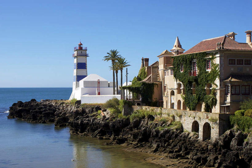 无人,家,横图,室外,白天,正面,度假,海浪,海洋,美景,植物,城市风光,城市,道路,葡萄牙,欧洲,阴影,光线,信息,影子,房屋,屋子,景观,浪花,水平线,辽阔,灯塔,交通,海平线,首都,方向,娱乐,楼房,里斯本,住宅,树,树木,蓝色,绿色,蓝天,天空,阳光,自然,海水,天,享受,休闲,广阔,景色,放松,生长,晴朗,成长,引导,指引,一望无际,南欧,海景,万里无云,航标,葡萄牙共和国,无边无际,一马平川,卡斯卡伊斯市,大海,风浪,海,海水的波动,近岸浪,涌浪,晴空,晴空万里,彩图,房子,水天相接,水天一线,导航