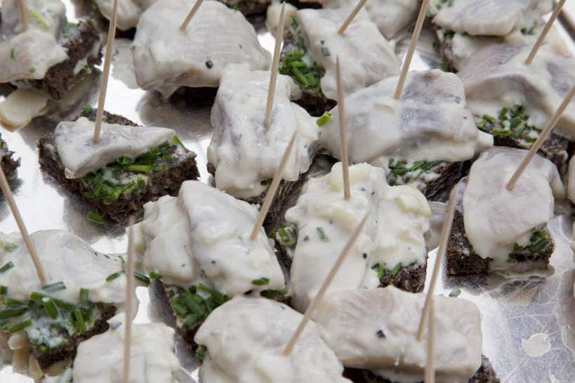 点心,海鲜,无人,横图,俯视,室内,特写,白天,蔬菜,许多,朦胧,模糊,新鲜,肉,鱼肉,食品,水产,肉类,竹签,海洋生物,食物,排列,零食,有机食品,绿色食品,鲱鱼,水生动物,海产品,水生物,肉食,海底动物,取食签,摆列,太平洋鲱鱼,彩图,高角度拍摄,布列,分列