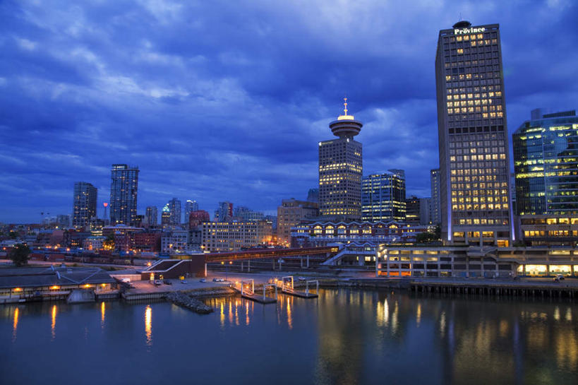 无人,高楼大厦,码头,横图,室外,白天,仰视,度假,美景,日落,城市风光,城市,大厦,港口,建筑,摩天大楼,船,加拿大,阴影,光线,影子,景观,晚霞,霞光,落日,建筑群,游艇,娱乐,建设,阳光,黄昏,交通工具,享受,休闲,景色,彩霞,放松,北美,北美洲,载具,美洲,北亚美利加洲,亚美利加洲,卑诗省,不列颠哥伦比亚,不列颠哥伦比亚省,温哥华,夕照,加拿大广场,夕阳,彩图,低角度拍摄,摆渡口,埠头,大楼,渡口,渡头,港湾,高层建筑,高楼,海港,货运码头,口岸,摩天楼,商港,斜阳