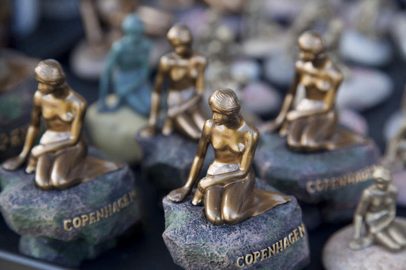 无人,商店,横图,俯视,室内,特写,白天,购物,度假,游戏,消费,美景,城市风光,城市,玩具,金属制品,丹麦,欧洲,许多,朦胧,模糊,金属,景观,首都,玩,娱乐,商铺,铜像,享受,休闲,景色,放松,益智,金融,活动,发泄,消遣,智力,北欧,选购,贸易,宣泄,血拼,丹麦王国,市肆,商号,哥本哈根,西兰岛,小美人鱼铜像,玩耍,嬉戏,彩图,高角度拍摄,店铺