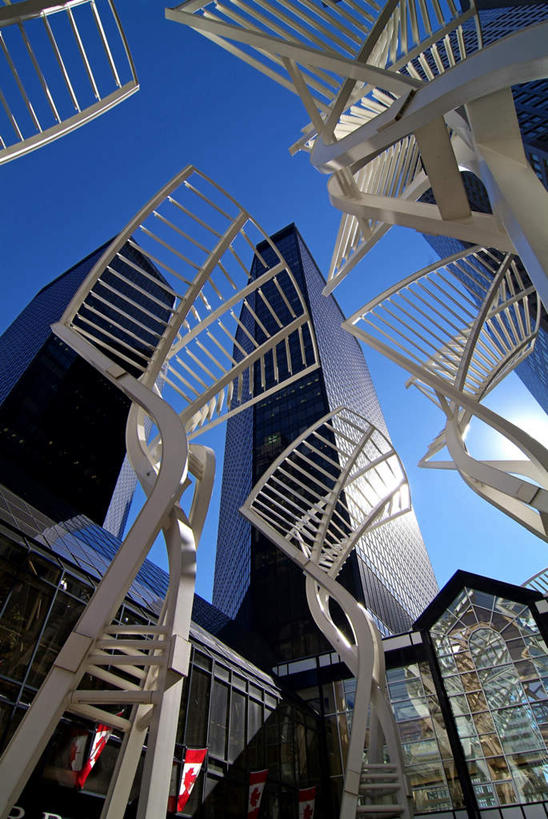 无人,高楼大厦,竖图,室外,白天,仰视,度假,美景,城市风光,城市,大厦,建筑,摩天大楼,雕塑,加拿大,阴影,艺术,装饰,光线,雕刻,雕像,影子,景观,娱乐,蓝色,蓝天,天空,阳光,工艺品,天,享受,休闲,景色,放松,晴朗,纪念,美术,北美,北美洲,主题,美洲,陈列,阿尔伯塔省,万里无云,阿尔伯塔,功能,美学,北亚美利加洲,亚美利加洲,漆雕,艾伯塔,艾伯塔省,卡尔加里,晴空,晴空万里,彩图,低角度拍摄,大楼,高层建筑,高楼,摩天楼,卡城