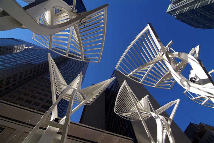 无人,高楼大厦,横图,室外,白天,仰视,度假,美景,城市风光,城市,大厦,建筑,摩天大楼,雕塑,加拿大,阴影,艺术,装饰,光线,雕刻,雕像,影子,景观,娱乐,蓝色,蓝天,天空,阳光,工艺品,天,享受,休闲,景色,放松,晴朗,纪念,美术,北美,北美洲,主题,美洲,陈列,阿尔伯塔省,万里无云,阿尔伯塔,功能,美学,北亚美利加洲,亚美利加洲,漆雕,艾伯塔,艾伯塔省,卡尔加里,晴空,晴空万里,彩图,低角度拍摄,大楼,高层建筑,高楼,摩天楼,卡城