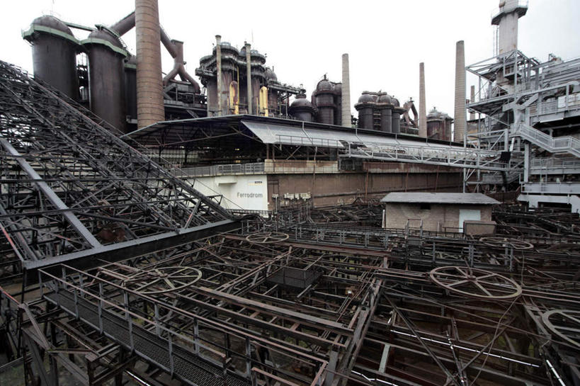 无人,工厂,栏杆,横图,室外,白天,正面,度假,美景,楼梯,城市风光,城市,德国,欧洲,阴影,光线,扶手,影子,支架,阶梯,景观,塔,娱乐,护栏,架子,脚手架,台阶,施工,天空,阳光,天,享受,休闲,景色,放松,晴朗,支撑,固定,西欧,万里无云,德意志联邦共和国,萨尔州,晴空,晴空万里,彩图,工地,制造厂,稳固