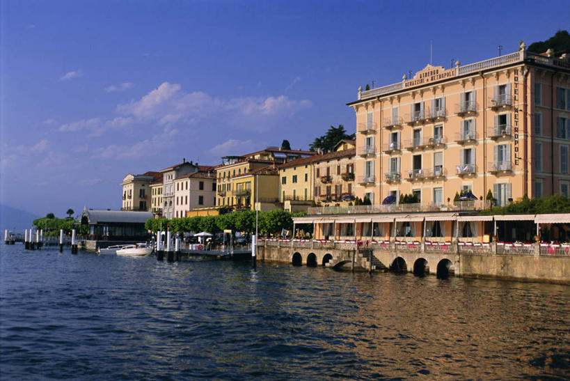 无人,家,横图,室外,白天,正面,旅游,度假,草地,草坪,湖,湖泊,水,植物,标志建筑,地标,建筑,意大利,欧洲,阴影,光线,影子,房屋,屋子,湖面,水流,水面,云,云朵,云彩,娱乐,建设,楼房,住宅,草,树,树木,蓝色,绿色,白云,倒影,蓝天,天空,自然,湖水,天,享受,休闲,旅游胜地,放松,生长,晴朗,成长,倒映,南欧,伦巴第大区,意大利共和国,伦巴第,反照,布雷西亚,晴空,彩图,房子