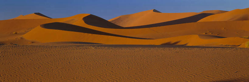 无人,公园,横图,室外,白天,正面,旅游,度假,海浪,石头,美景,沙漠,山,山脉,非洲,纳米比亚,阴影,光线,纹路,石子,纹理,影子,地平线,景观,山峰,辽阔,地面,山峦,娱乐,蓝色,蓝天,天空,阳光,自然,波浪,群山,天,享受,休闲,广阔,景色,放松,晴朗,一望无际,国家公园,自然风光,延伸,万里无云,肌理,天地相交,纳米比亚共和国,无边无际,一马平川,纳米布.诺克卢福国家公园,大漠,砂漠,石块,岩石,晴空,晴空万里,彩图