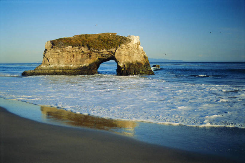 无人,横图,室外,白天,正面,旅游,度假,岛屿,海浪,海洋,美景,沙滩,厄瓜多尔,阴影,光线,沙子,影子,岛,海岸,景观,浪花,水平线,辽阔,海平线,沙地,娱乐,蓝色,蓝天,天空,阳光,自然,海水,天,享受,休闲,广阔,景色,南美,放松,晴朗,一望无际,南美洲,拉丁美洲,自然风光,美洲,海景,万里无云,亚美利加洲,南亚美利加洲,厄瓜多尔共和国,加拉巴哥群岛,加拉帕戈斯群岛,科隆群岛,斯坎塔达斯岛,无边无际,一马平川,圣克鲁斯岛,大海,风浪,海,海水的波动,海滩,近岸浪,列岛,群岛,涌浪,诸岛,晴空,晴空万里,彩图,水天相接,水天一线