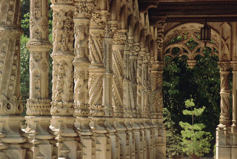 无人,家,宫殿,横图,室外,白天,正面,旅游,度假,植物,别墅,标志建筑,地标,建筑,雕塑,葡萄牙,欧洲,一排,阴影,艺术,整齐,装饰,光线,雕刻,雕像,影子,柱子,房屋,屋子,公寓,娱乐,建设,洋房,楼房,科英布拉,住宅,树,树木,排列,绿色,阳光,自然,工艺品,享受,休闲,旅游胜地,放松,生长,成长,纪念,美术,队列,南欧,主题,豪宅,陈列,功能,美学,葡萄牙共和国,彩图,房子