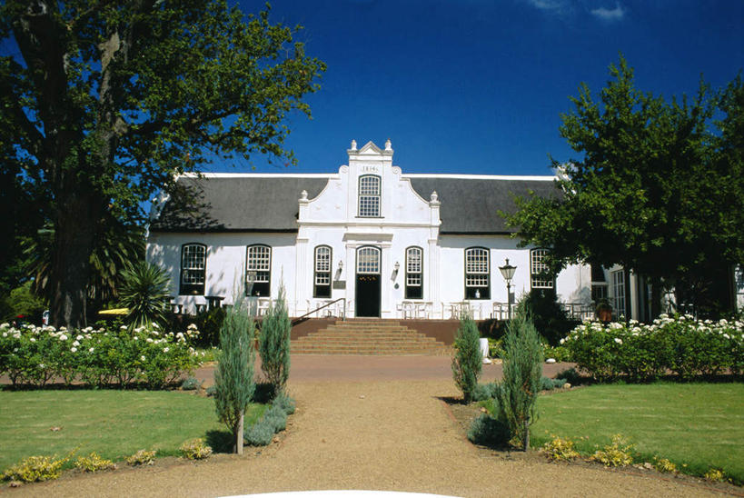 无人,家,栏杆,横图,室外,白天,正面,旅游,度假,草地,草坪,花海,花圃,美景,植物,别墅,楼梯,路灯,叶子,照明,非洲,南非,阴影,盛开,光线,扶手,影子,房屋,阶梯,屋子,景观,公寓,灯光,首都,花蕾,娱乐,洋房,护栏,楼房,台阶,住宅,灯,草,花,花瓣,花朵,花卉,鲜花,树,树木,蓝色,绿色,蓝天,天空,阳光,自然,花丛,花束,花田,天,花苞,花蕊,享受,休闲,景色,放松,生长,晴朗,成长,照亮,照明设备,自然风光,万里无云,开普敦,省会,阿非利加洲,立法首都,南非共和国,西开普省,斯泰伦博斯,晴空,晴空万里,彩图,房子