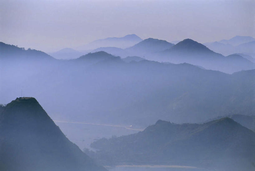 无人,横图,俯视,室外,白天,旅游,度假,美景,山,山脉,雾,巴西,朦胧,模糊,景观,山峰,山峦,娱乐,自然,群山,享受,休闲,景色,南美,放松,连绵,迷雾,南美洲,绵延,拉丁美洲,自然风光,美洲,里约热内卢,里约热内卢州,巴西联邦共和国,首府,亚美利加洲,南亚美利加洲,联贯,里约热内卢市,大雾,彩图,高角度拍摄,连缀