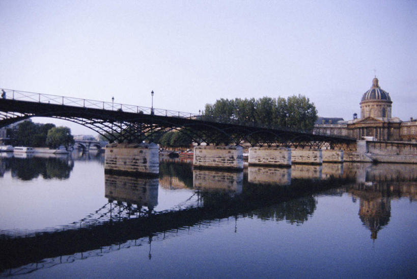 无人,家,横图,全景,室外,白天,正面,度假,河流,美景,水,天际线,植物,城市风光,城市,大桥,立交桥,桥梁,法国,巴黎,欧洲,阴影,波纹,光线,影子,房屋,屋子,河水,景观,水流,高架,斜拉桥,桥,涟漪,娱乐,楼房,住宅,树,树木,蓝色,绿色,倒影,蓝天,水纹,天空,阳光,自然,波浪,天,享受,休闲,景色,放松,生长,晴朗,成长,倒映,塞纳河,万里无云,法兰西共和国,水晕,法兰西第五共和国,反照,巴黎艺术桥,艺术桥,晴空,晴空万里,彩图,房子