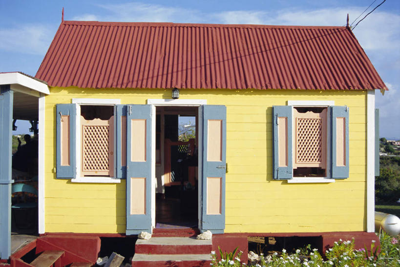 无人,家,横图,室外,白天,正面,旅游,度假,美景,植物,窗户,建筑,阴影,盛开,光线,瓦片,影子,房屋,墙,屋顶,屋子,景观,云,云朵,花蕾,云彩,顶棚,瓦,娱乐,楼房,玻璃窗,墙壁,墙面,住宅,花,花瓣,花朵,鲜花,树,树木,蓝色,绿色,白云,蓝天,天空,阳光,自然,天,花苞,花蕊,享受,休闲,景色,南美,放松,建造,生长,晴朗,成长,南美洲,西印度群岛,拉丁美洲,自然风光,美洲,屋瓦,亚美利加洲,南亚美利加洲,安圭拉,安圭拉岛,晴空,彩图,房子