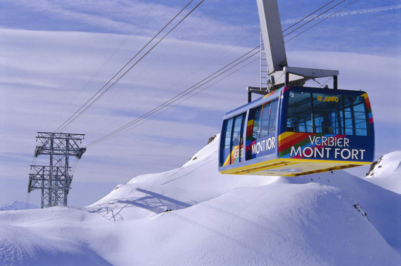 无人,横图,室外,白天,仰视,旅游,度假,石头,美景,山,雪,雪山,大雪,瑞士,欧洲,阴影,光线,石子,影子,冰,积雪,景观,山峰,雪景,云,云朵,冬季,冬天,山峦,云彩,娱乐,缆车,一个,蓝色,白云,蓝天,天空,阳光,自然,交通工具,天,享受,休闲,景色,放松,寒冷,晴朗,单个,冰冷,自然风光,索道,中欧,严寒,瑞士联邦,冰凉,酷寒,凛冽,凛凛,极冷,瓦莱州,缆索铁路,韦尔毕耶,石块,岩石,晴空,彩图,低角度拍摄