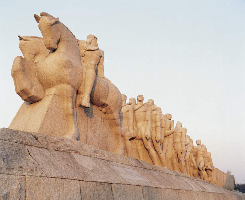 无人,横图,室外,白天,仰视,度假,美景,城市风光,城市,雕塑,巴西,一排,艺术,整齐,装饰,雕刻,雕像,景观,娱乐,石雕,排列,蓝色,蓝天,天空,工艺品,天,享受,休闲,景色,南美,放松,晴朗,纪念,美术,南美洲,拉丁美洲,队列,主题,美洲,陈列,万里无云,巴西联邦共和国,首府,功能,美学,亚美利加洲,南亚美利加洲,圣保罗,圣保罗市,圣保罗州,晴空,晴空万里,彩图,低角度拍摄