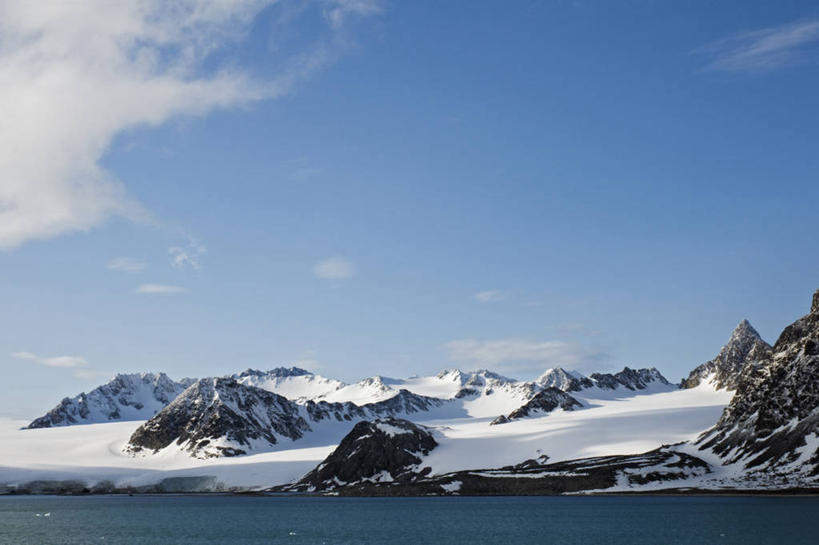 无人,横图,室外,白天,留白,北极,海洋,山,雪,全球变暖,挪威,冰,地形,山顶,风景,自然,摄影,气象,气候,冰河,斯瓦尔巴德群岛,海滩,群岛,彩图