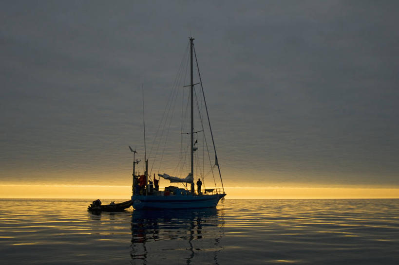 帆船,划艇,横图,室外,白天,探险,北极,日落,船,挪威,艺术,地平线,云,交通工具,幻想,运输,摄影,文学,载具,剪影,斯瓦尔巴德群岛,冒险,彩图,旅行,超现实主义,流派,艺术流派