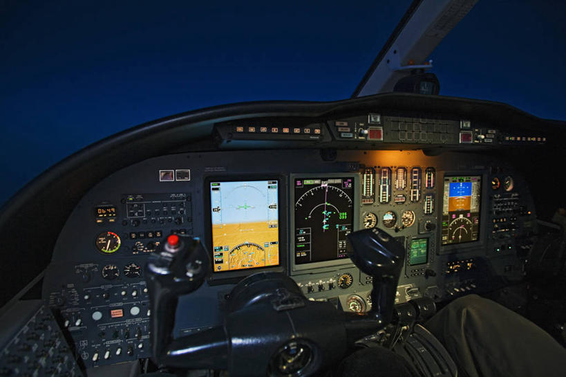 无人,横图,室内,夜晚,技术,飞机,美国,标志,数字,文字,字符,指针,交通,航空,标识,交通工具,运输,摄影,阿拉伯数字,工程,客机,载具,仪表盘,座舱,仪表,彩图,奖状X,商务机