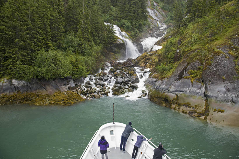 四个人,横图,俯视,室外,白天,瀑布,美国,乘客,地形,邮轮,摄影,清新,纯净,休闲活动,彩图,高角度拍摄,旅行