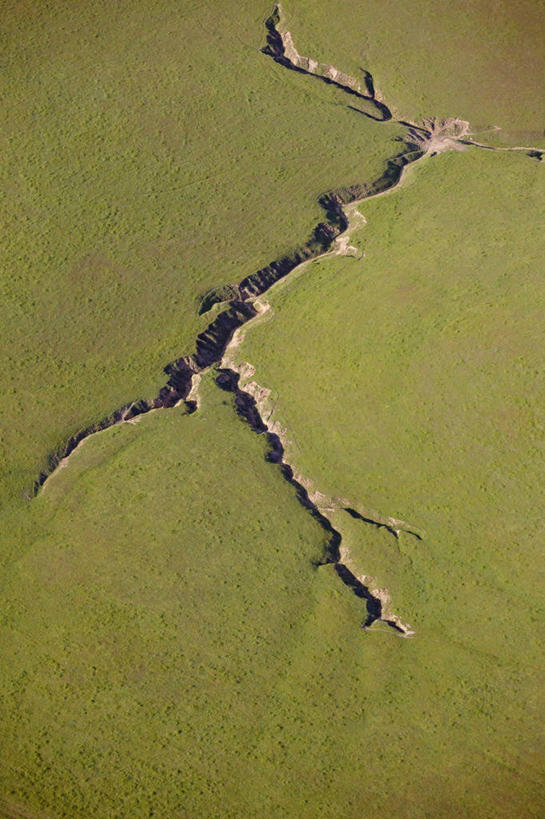 无人,竖图,室外,白天,石头,峡谷,美国,石子,冬天,山谷,草,绿色,摄影,岩层,加利福尼亚,沟壑,自然地理,石块,岩石,彩图