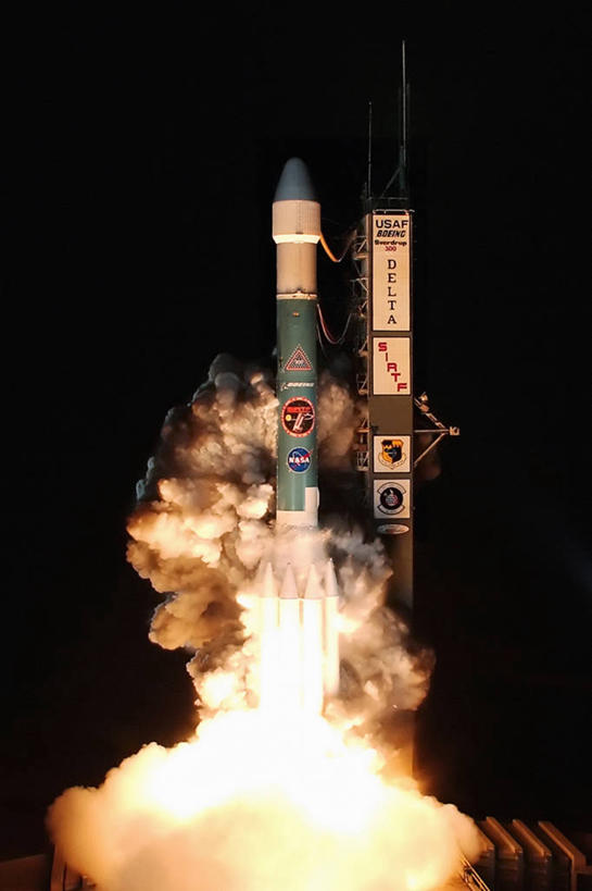 无人,竖图,夜晚,美国,起飞,科学,天文望远镜,烟,摄影,北美,北美洲,噪声,美洲,佛罗里达,天文学,佛罗里达州,佛州,阳光州,北亚美利加洲,亚美利加洲,空气污染,美国宇航局,彩图,美利坚合众国,空间探索