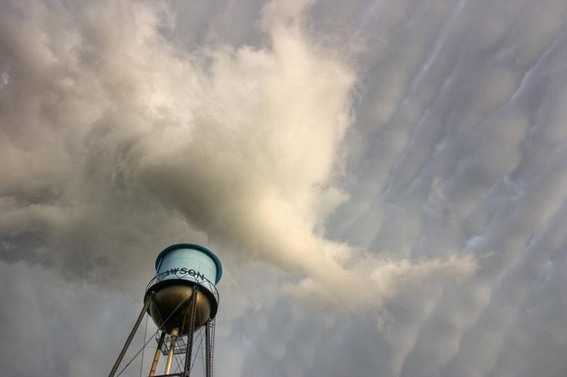 无人,横图,室外,白天,仰视,暴风雨,美国,漏斗,水塔,云,自然灾害,天气,风景,天空,自然,摄影,恐怖,威胁,结束,内布拉斯加,危险,彩图,低角度拍摄,乳状云