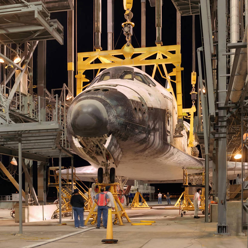 西方人,成年人,中年人,方图,室外,夜晚,技术,欧洲,美国,欧洲人,运输,摄影,加利福尼亚,航天飞机,美国宇航局,发现号,男人,中年男性,白种人,技术员,彩图,空间探索