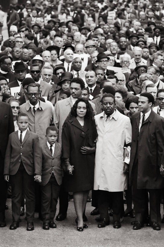 西方人,儿童,成年人,中年人,老年人,竖图,黑白,欧洲,非洲,美国,黑人,欧洲人,历史,摄影,抗议,群众,田纳西,悲痛,寡妇,老年男性,中年女性,白种人,非洲人,损失,公民权利