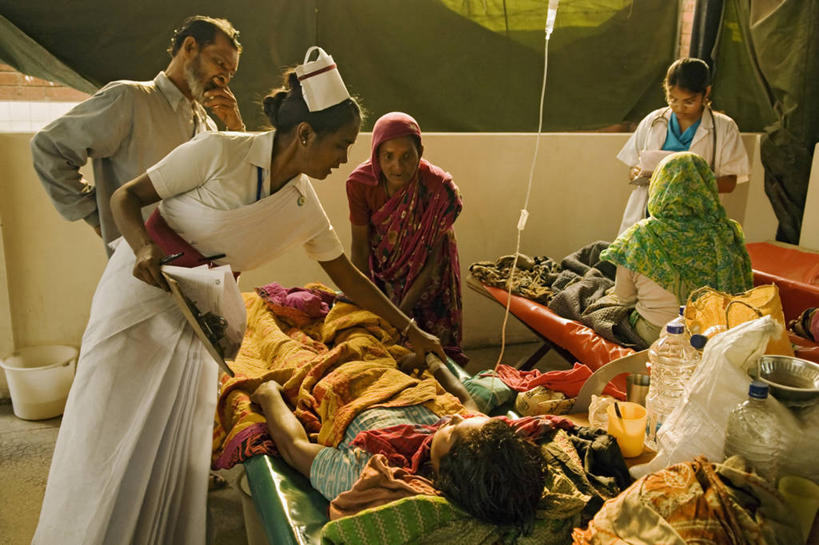 成年人,中年人,人群,病人,护士,横图,孟加拉国,亚洲,检查,首都,摄影,南亚,孟加拉人民共和国,达卡,腹泻,霍乱,男人,年轻女性,中年男性,中年女性,年轻人,彩图,轮状病毒